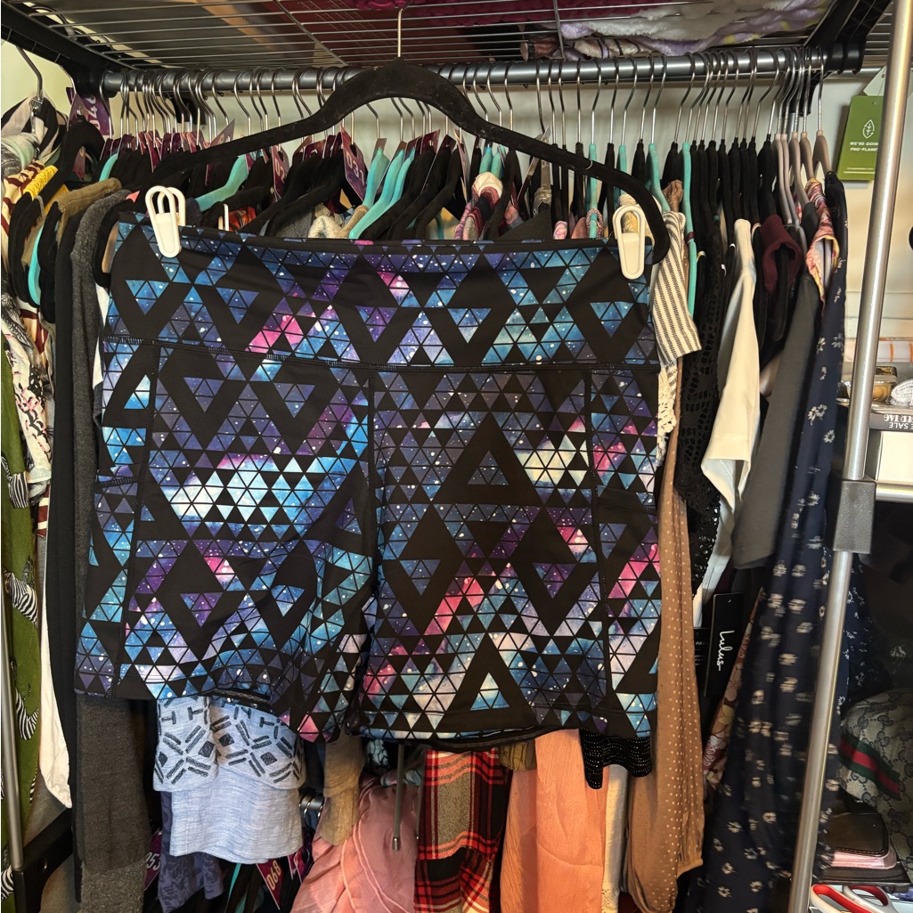 Constantly Varied Gear Blue & Purple Geometric Athletic Shorts With Pockets